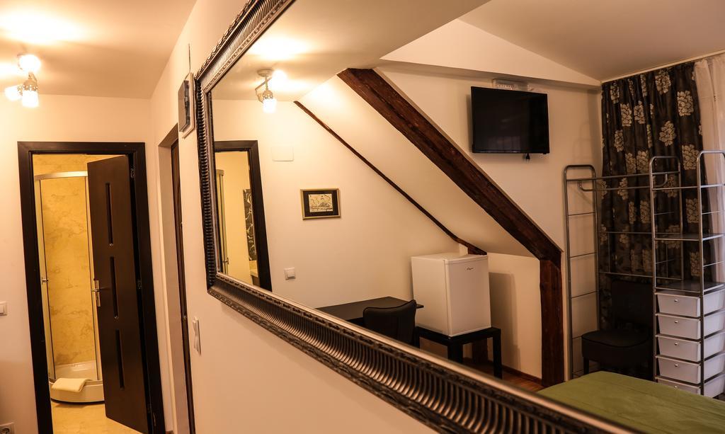 Hotel Casa Crown Braşov Exterior foto